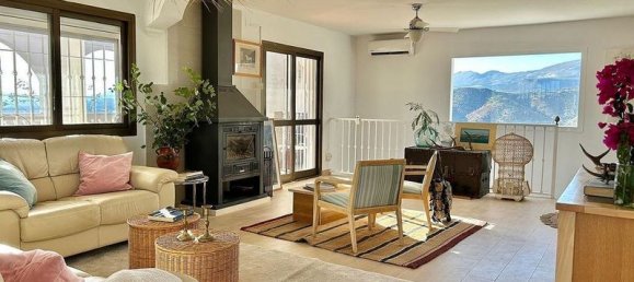 4 bedrooms House in Canillas de Aceituno, Spain No. 235841 16