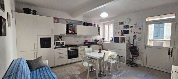 Квартира с 2 комнатами в Фино Морнаско, Италия № 159788 2