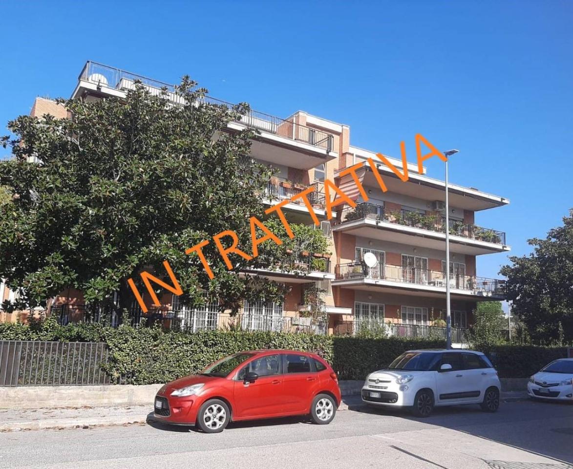 5 rooms Apartment in Latina, Italy No. 29995