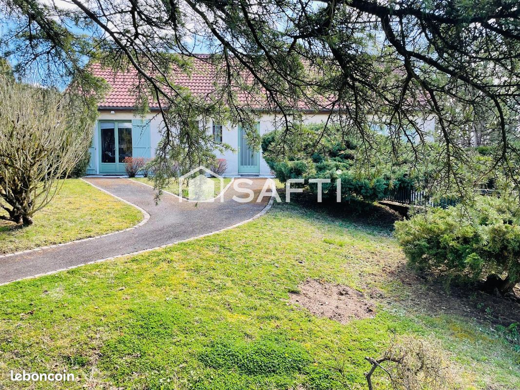 4 bedrooms House in Neuvy-sur-Loire, France No. 62220