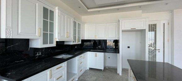 Villa 5+1 in Kargicak, Turkey No. 8581 6