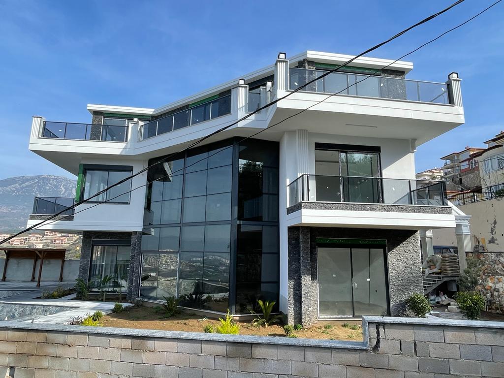 Villa 5+1 in Kargicak, Turkey No. 8581