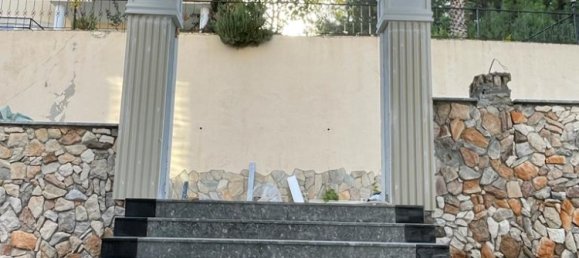 Villa 5+1 in Kargicak, Turkey No. 8581 4