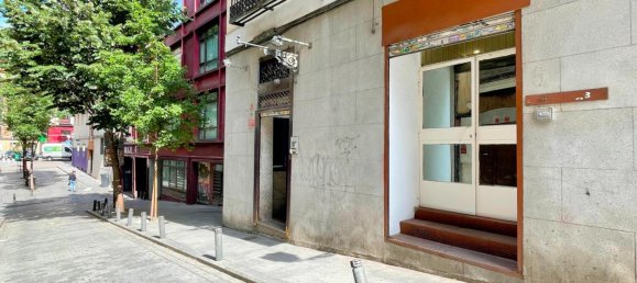  Commercial property in Madrid, Spain No. 187059 3