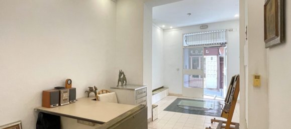  Commercial property in Madrid, Spain No. 187059 2