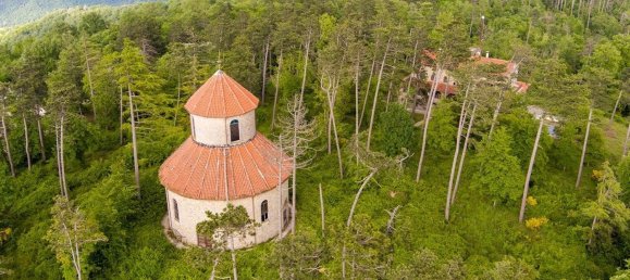 30 rooms House in Tuoro sul Trasimeno, Italy No. 76507 8