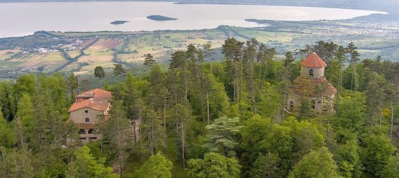 30 rooms House in Tuoro sul Trasimeno, Italy No. 76507 4