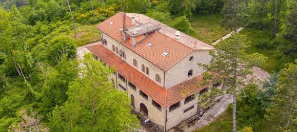 30 rooms House in Tuoro sul Trasimeno, Italy No. 76507 13