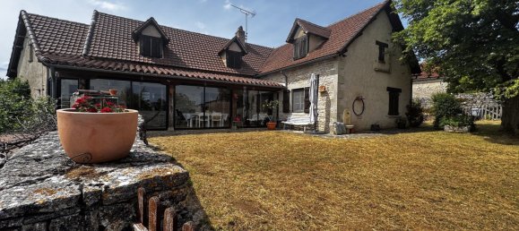 3 bedrooms House in Lot, France No. 289385 2