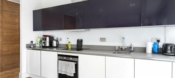 2 bedrooms Apartment in London, United Kingdom No. 8682 2