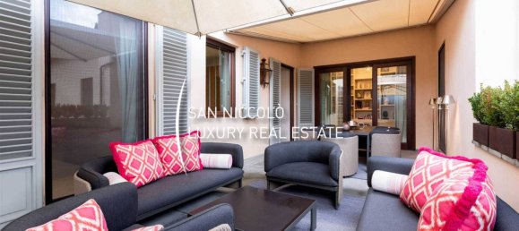 2 bedrooms Penthouse in Florence, Italy No. 209530 3