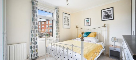 2 bedrooms House in Epsom, United Kingdom No. 9707 21