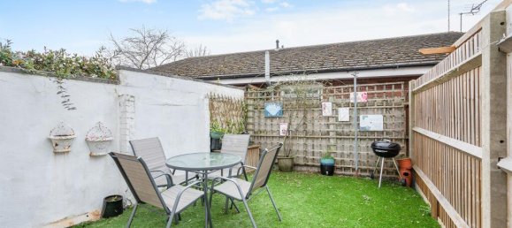 2 bedrooms House in Epsom, United Kingdom No. 9707 24