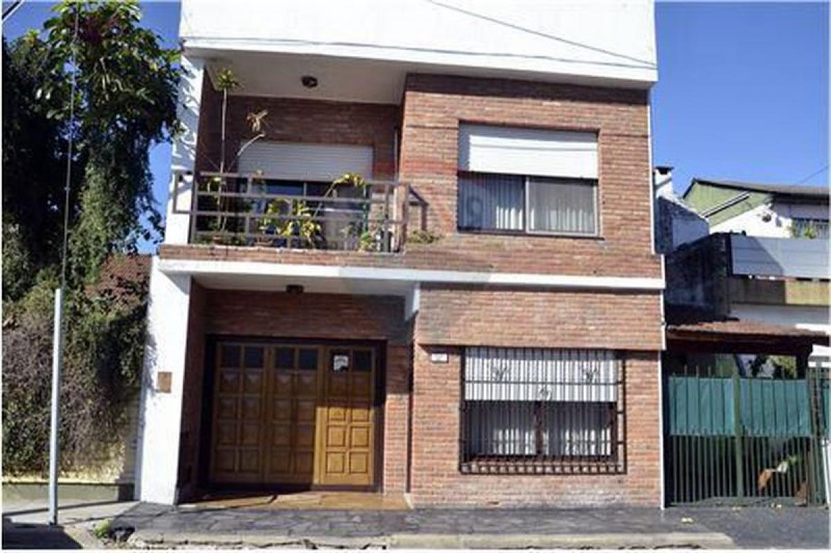 5 bedrooms House in Moron, Argentina No. 58221