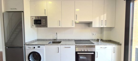 2 bedrooms Duplex in Madrid, Spain No. 152691 2