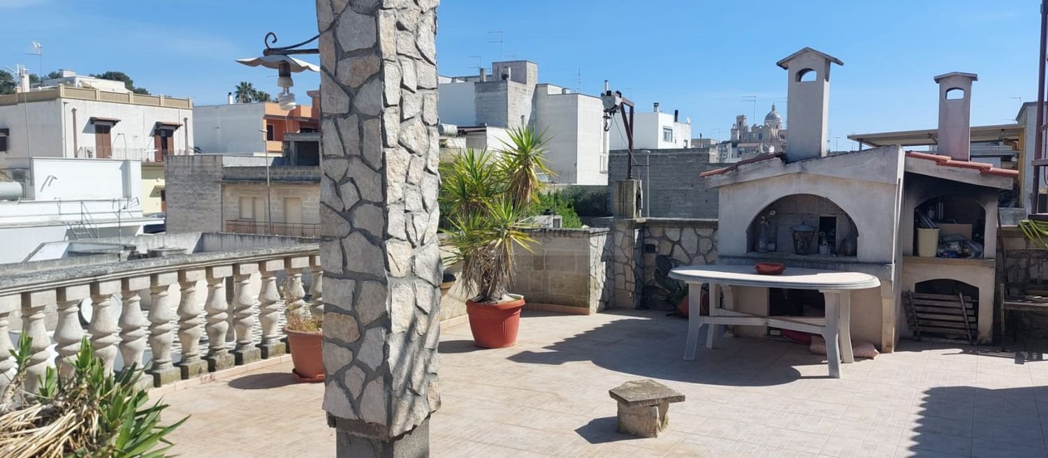 7 rooms House in Oria, Italy No. 41932