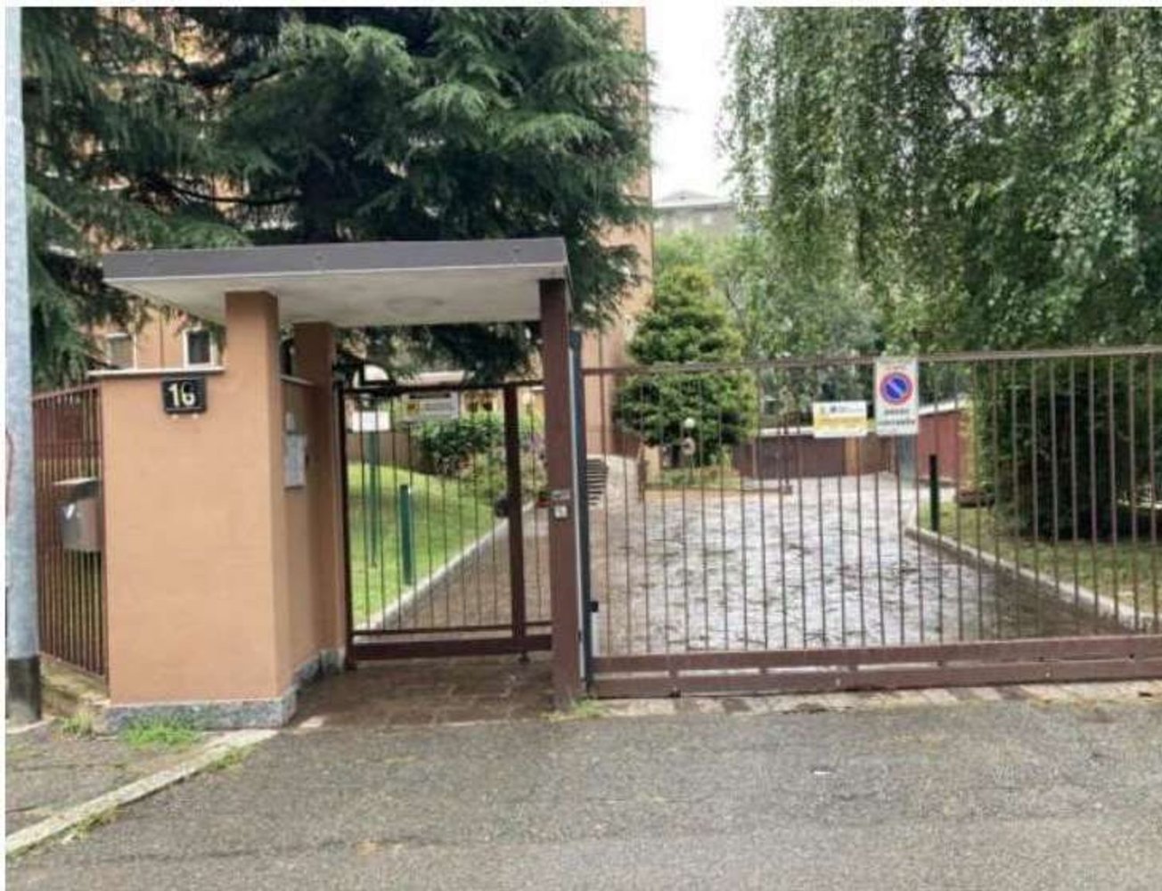 4 rooms Apartment in Trezzano sul Naviglio, Italy No. 6290