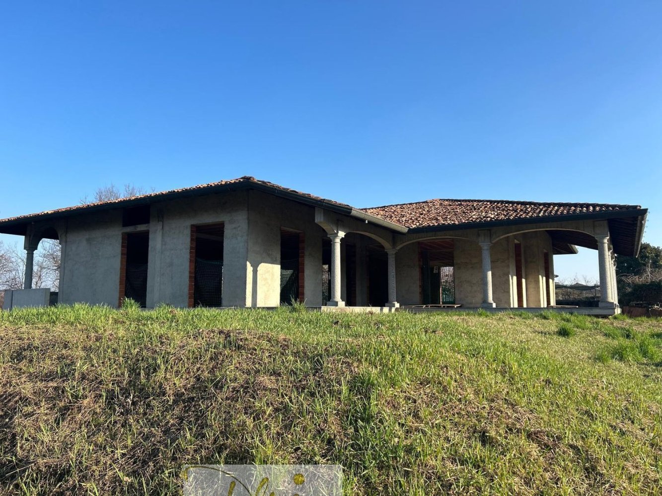 2 rooms House in Brenna, Italy No. 11988