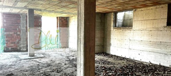 2 rooms House in Brenna, Italy No. 11988 32