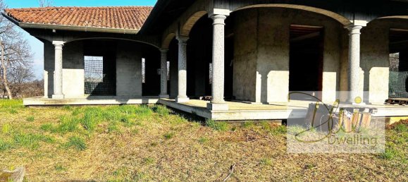 2 rooms House in Brenna, Italy No. 11988 12