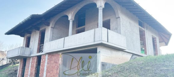 2 rooms House in Brenna, Italy No. 11988 4