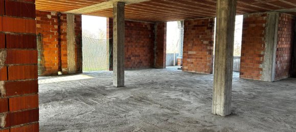 2 rooms House in Brenna, Italy No. 11988 24