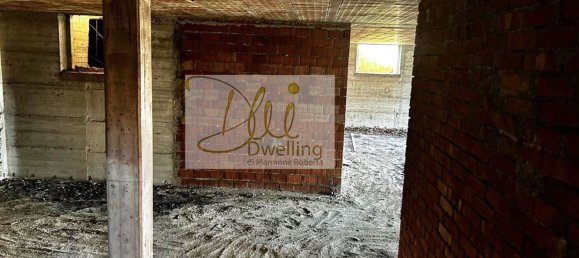 2 rooms House in Brenna, Italy No. 11988 28