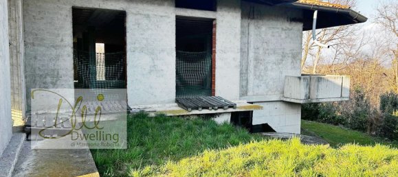 2 rooms House in Brenna, Italy No. 11988 15