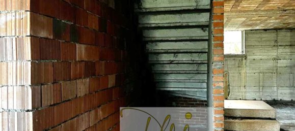 2 rooms House in Brenna, Italy No. 11988 31