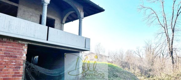 2 rooms House in Brenna, Italy No. 11988 8