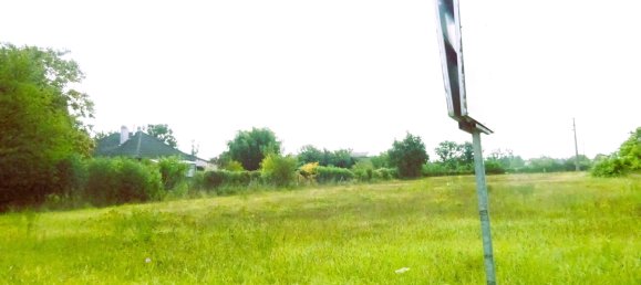  Land in Charenton-du-Cher, France No. 49713 4