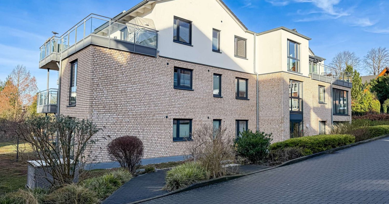 Квартира с 2 комнатами в Плён, Германия № 327251