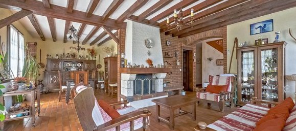 5 bedrooms House in Frepillon, France No. 359621 3