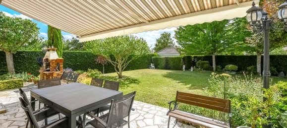 5 bedrooms House in Frepillon, France No. 359621 14