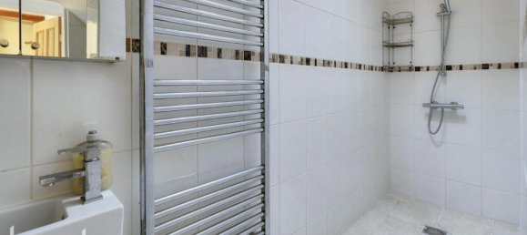 3 bedrooms House in Watford, United Kingdom No. 4712 22