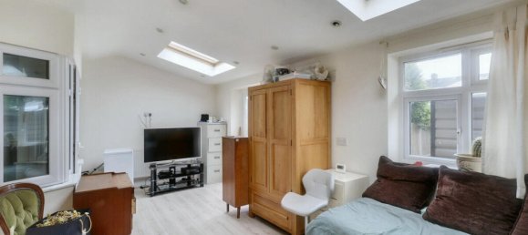 3 bedrooms House in Watford, United Kingdom No. 4712 17