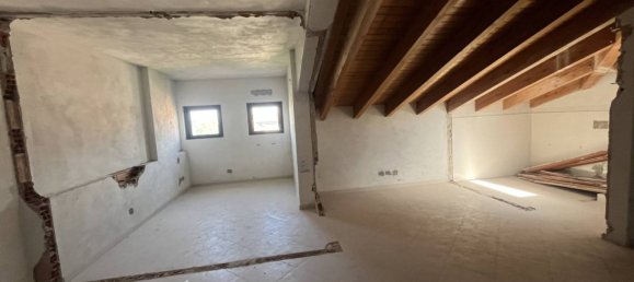 1 bedroom Apartment in Caronno Pertusella, Italy No. 290890 5