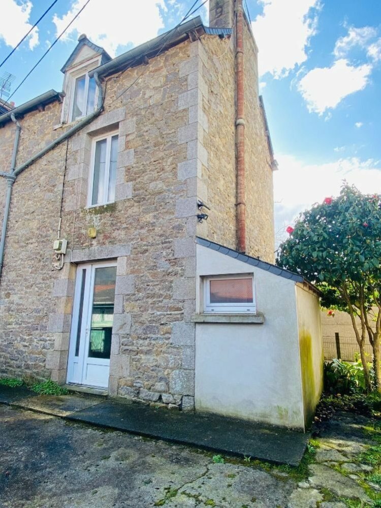 2 bedrooms House in Jugon-les-Lacs, France No. 267130