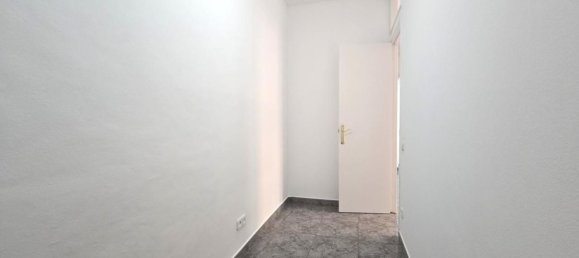 2 bedrooms Apartment in Ciutat Vella, Spain No. 141314 15