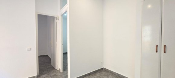 2 bedrooms Apartment in Ciutat Vella, Spain No. 141314 12