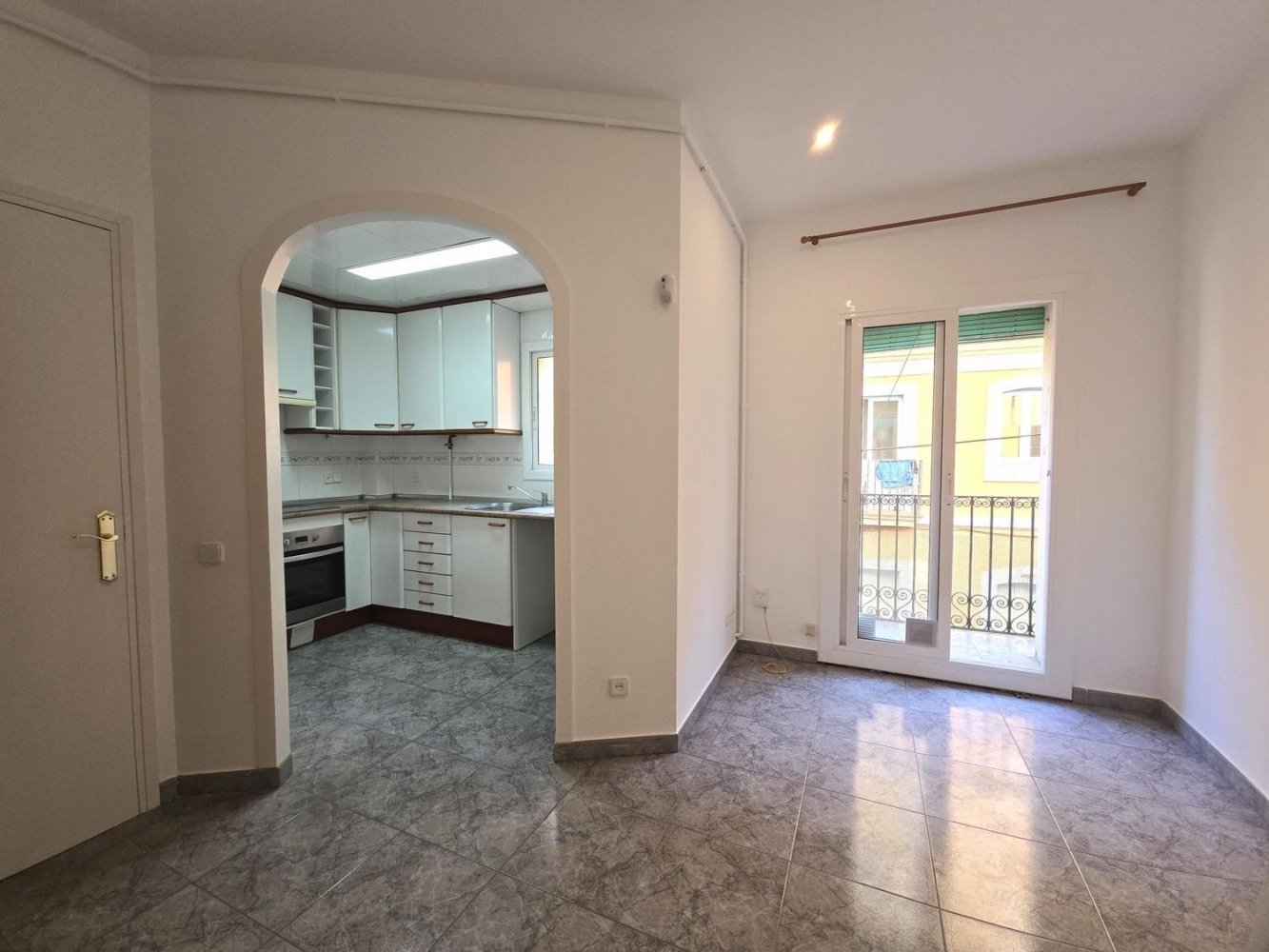 2 bedrooms Apartment in Ciutat Vella, Spain No. 141314