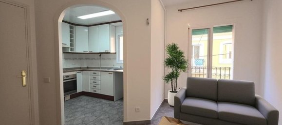 2 bedrooms Apartment in Ciutat Vella, Spain No. 141314 3