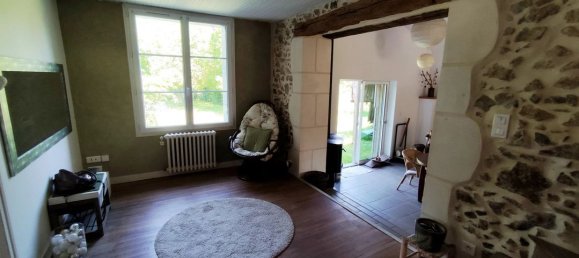 3 bedrooms House in Deux-Sevres, France No. 343889 2