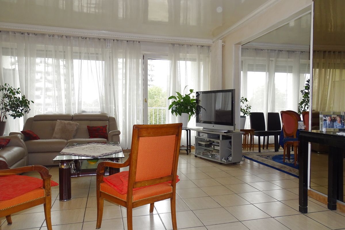 3 Schlafzimmer Wohnung in Creteil, France, Nr. 168132