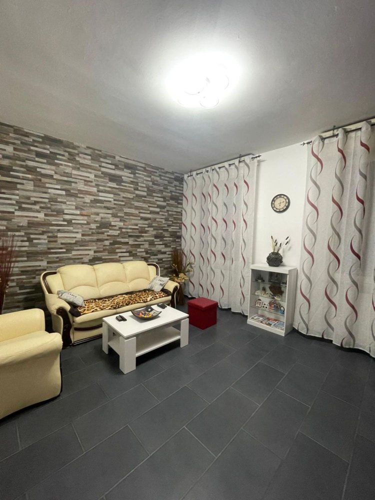 Квартира с 3 комнатами в Остилья, Италия № 109834