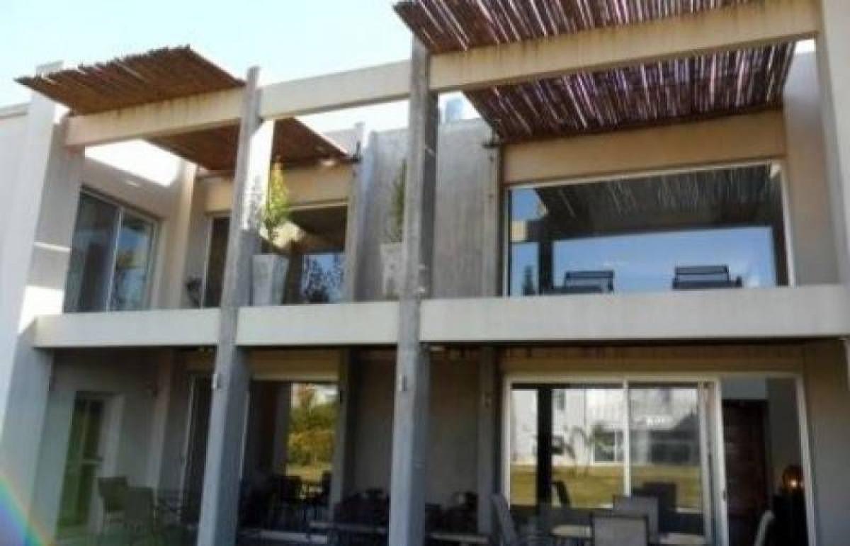 4 bedrooms House in Tigre, Argentina No. 4684