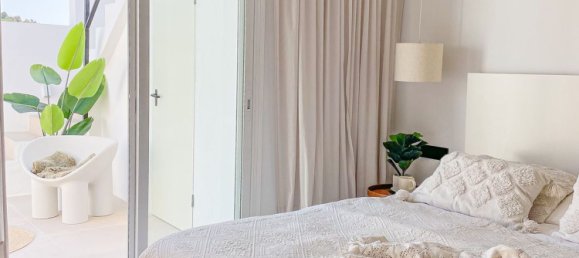 3 bedrooms Penthouse in La Quinta, Spain No. 114378 12