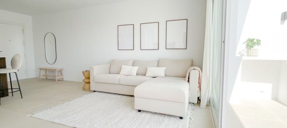 3 bedrooms Penthouse in La Quinta, Spain No. 114378 7