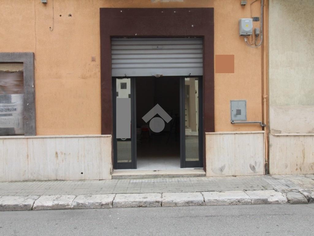 Propiedad comercial de 1 habitación en Brindisi, Italy No. 164568