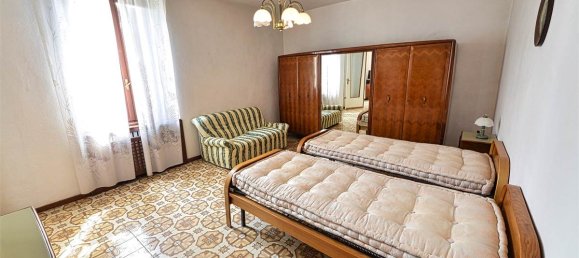 6 rooms Apartment in Como, Italy No. 319625 8